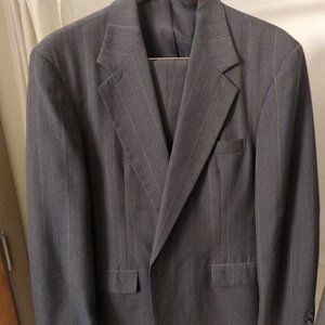 Men's classic fit suit